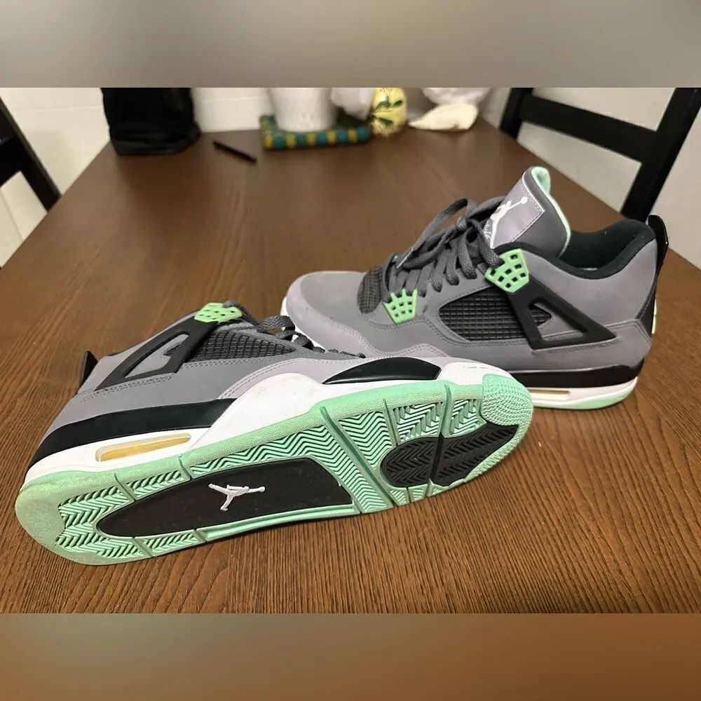 Jordan green glow size 10.5 - Picture 9 of 10